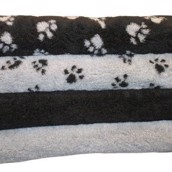 Vedbed tæppe i sort med hundepoter